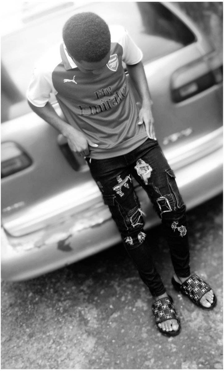 stagger003's tweet image. God no go shame us ✊✊✊...oluwa must surely see our hustle..👊👊👊... hustle go still pay..on God 🙏🙏🙏