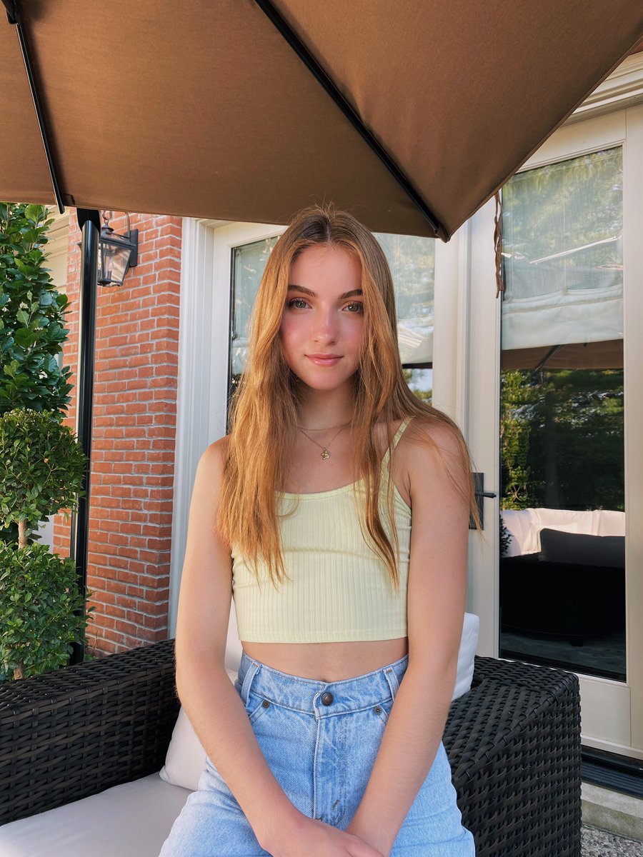 LaurenOrlando's tweet photo. oh god she’s playing dress up in her backyard again https://t.co/KJqCyI6hDe