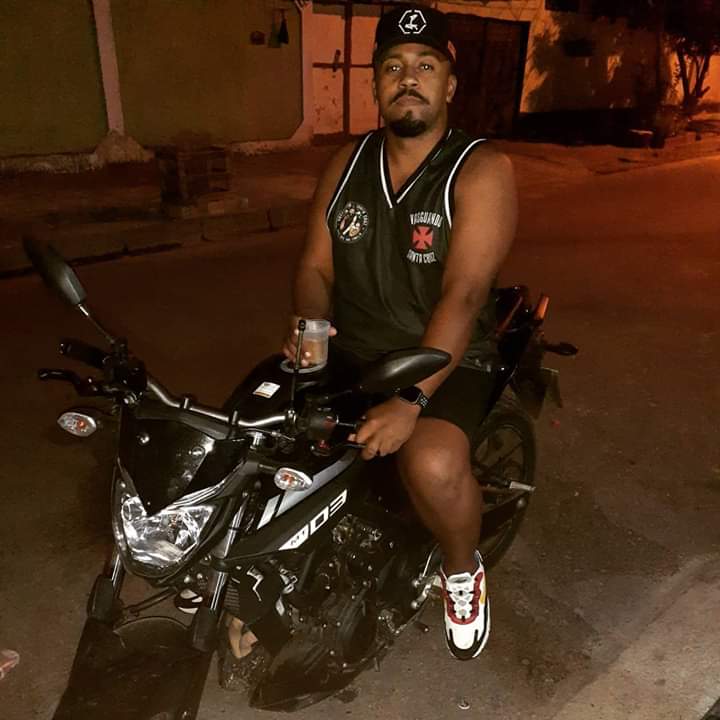 carlosfernad19's tweet photo. Deus realiza sonhos, Tudo tem sua hora certa pra acontecer, a minha ainda está por chegar focar nos objetivos, minha hora vai chegar ! #creia #foque #Deus #Vasco #preto 🙌🏿🙏🏿 https://t.co/8xXacyu1rW