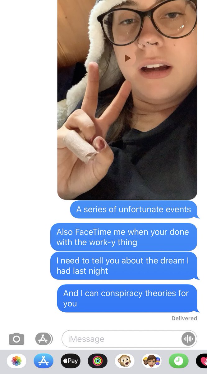 kileysmiley97's tweet photo. Hi. If you want an over-clingy friend who is kinda weird and needs constant attention, look no further. https://t.co/q7wkh1XC7R