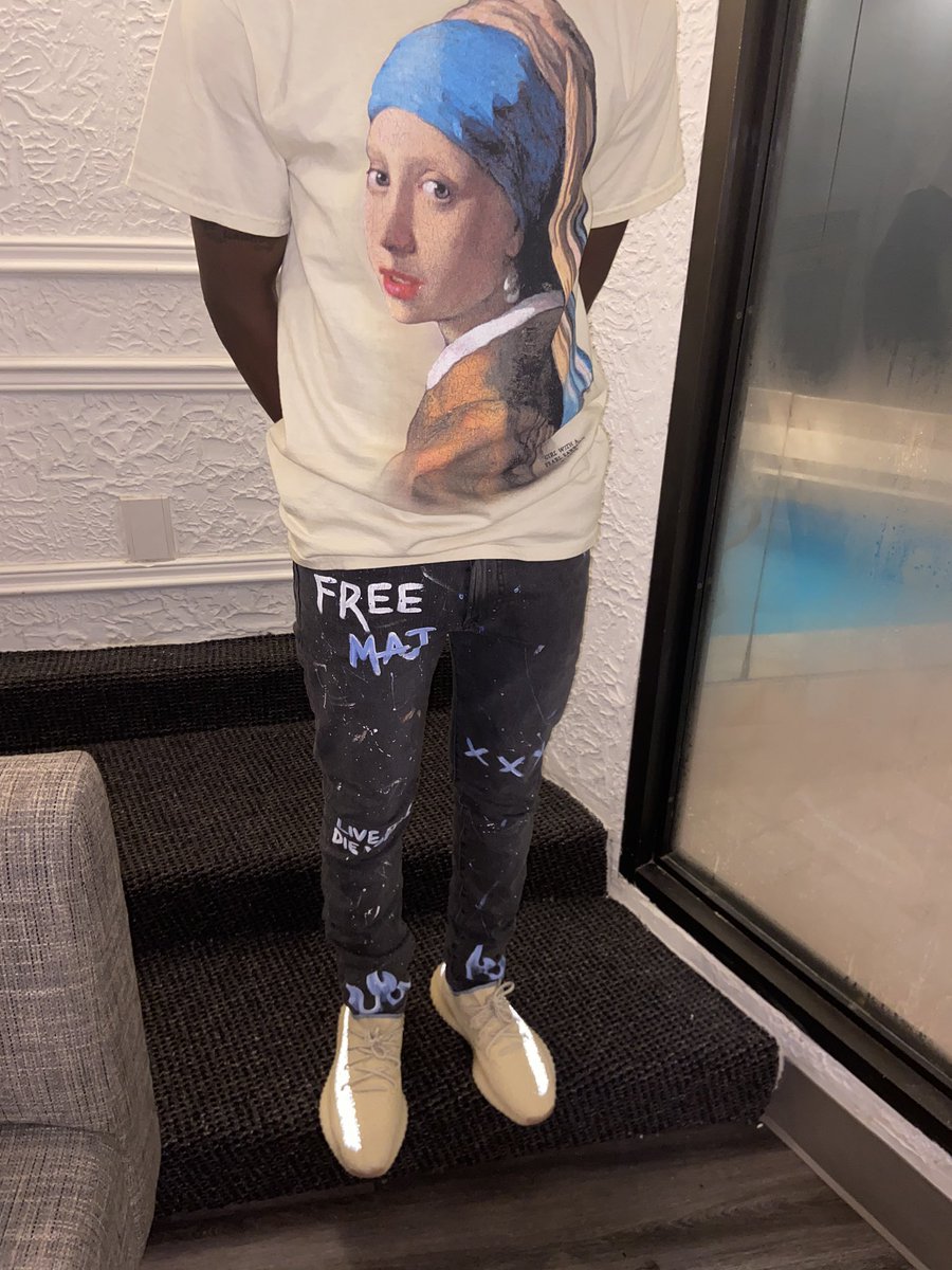 sleezyzay's tweet photo. Watch Out For Leeches Shootouts Screechin, Duckin Polices Moving Stragetic..🏋🏽♀️ #FreeTheMainSniper https://t.co/rbeWArjuCB