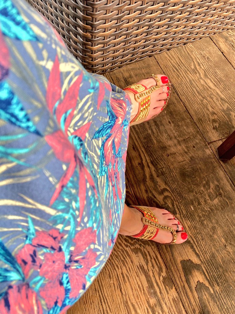 PiesitosL's tweet photo. Manda tus aportes y dale RT 🥵😍🔥🔥.#feet #feetlovers #feetadict #fetishfashion #feetlovers #feetpics #sandals #barefoot #teenfeet #girlsfeet #pies #voyeur #milf #toes #sandals #milffeet #teen #fetiche #feetfetish https://t.co/F2L1EPEnPz