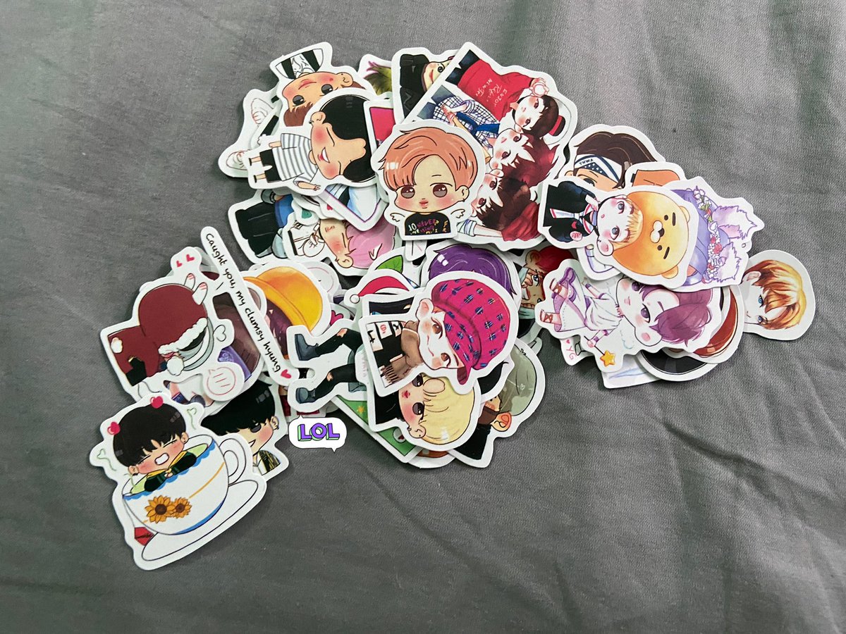 yooongles__'s tweet photo. bts giveaway
bts sticker sets!!

five winners!

rules
-follow,rt,like
-tag someone + @BTS_twt 
-rt my pinned

usa only
ends 7/8 at 5pm est! https://t.co/kRCFPaJtb8