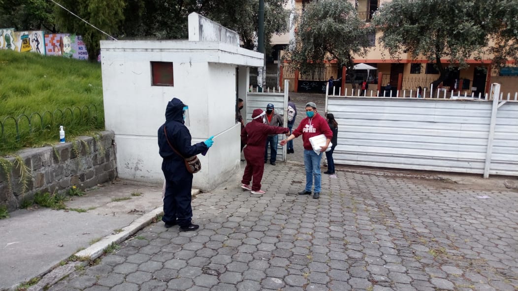 EducacionZ9_Ec's tweet photo. #SíALaEducación I Los 73 planteles educativos del Distrito 6 Eloy Alfaro, al sur de Quito, completaron el 90% de la recepción del material escolar y el portafolio estudiantil. Este martes 7 de julio finaliza el proceso de entrega por parte de madres, padres y representantes. https://t.co/Tt8Tulba8D