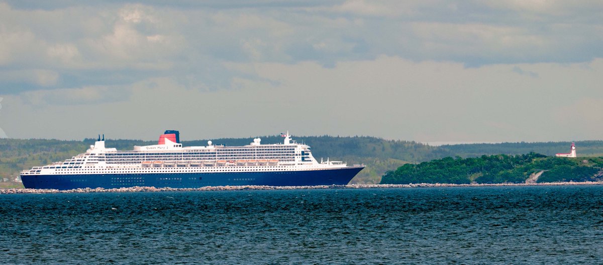 jgfearn's tweet photo. From 2018 archives...Queen Mary 2 leaving Saint John Harbour, behind the breakwater and passing historic Partridge Island.  Photographed with @NikonCanada VR 70-200mm lens.

#ExploreNB #SaintAwesome #DiscoverSJ
@PortSaintJohn @VisitSaintJohn https://t.co/YqyKb3Rjnk