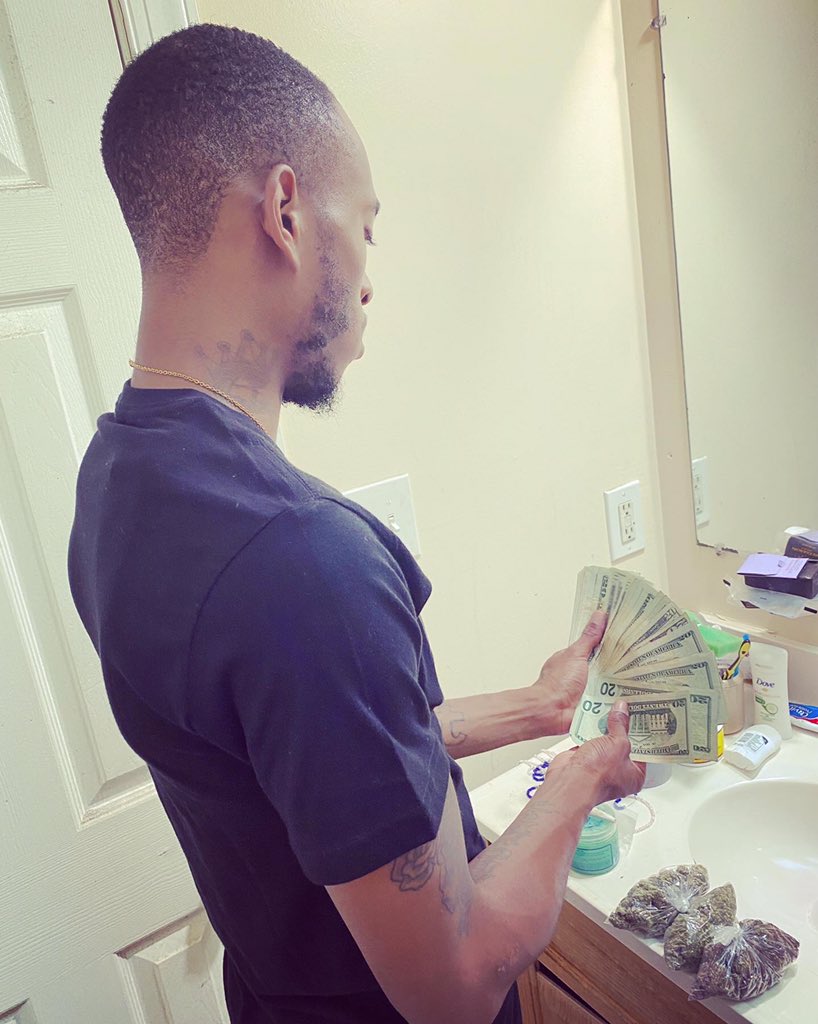 Bones_Frm_3rd's tweet photo. Lil sumn for Dem Ppls⁉️💯 https://t.co/rg2ylmeTXo