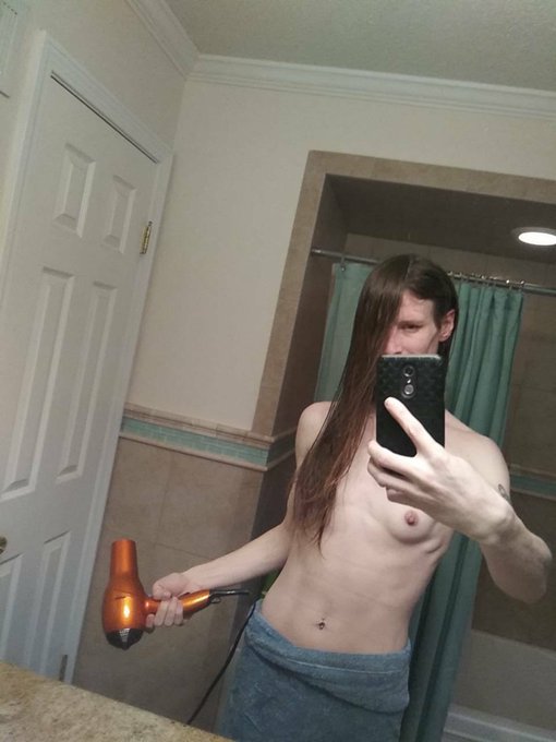 Feeling fresh after a shower 😘 https://t.co/4C9rS4sutw<a href="/tag/distantworlds2"class="tags"><span>#distantworlds2</span></a>