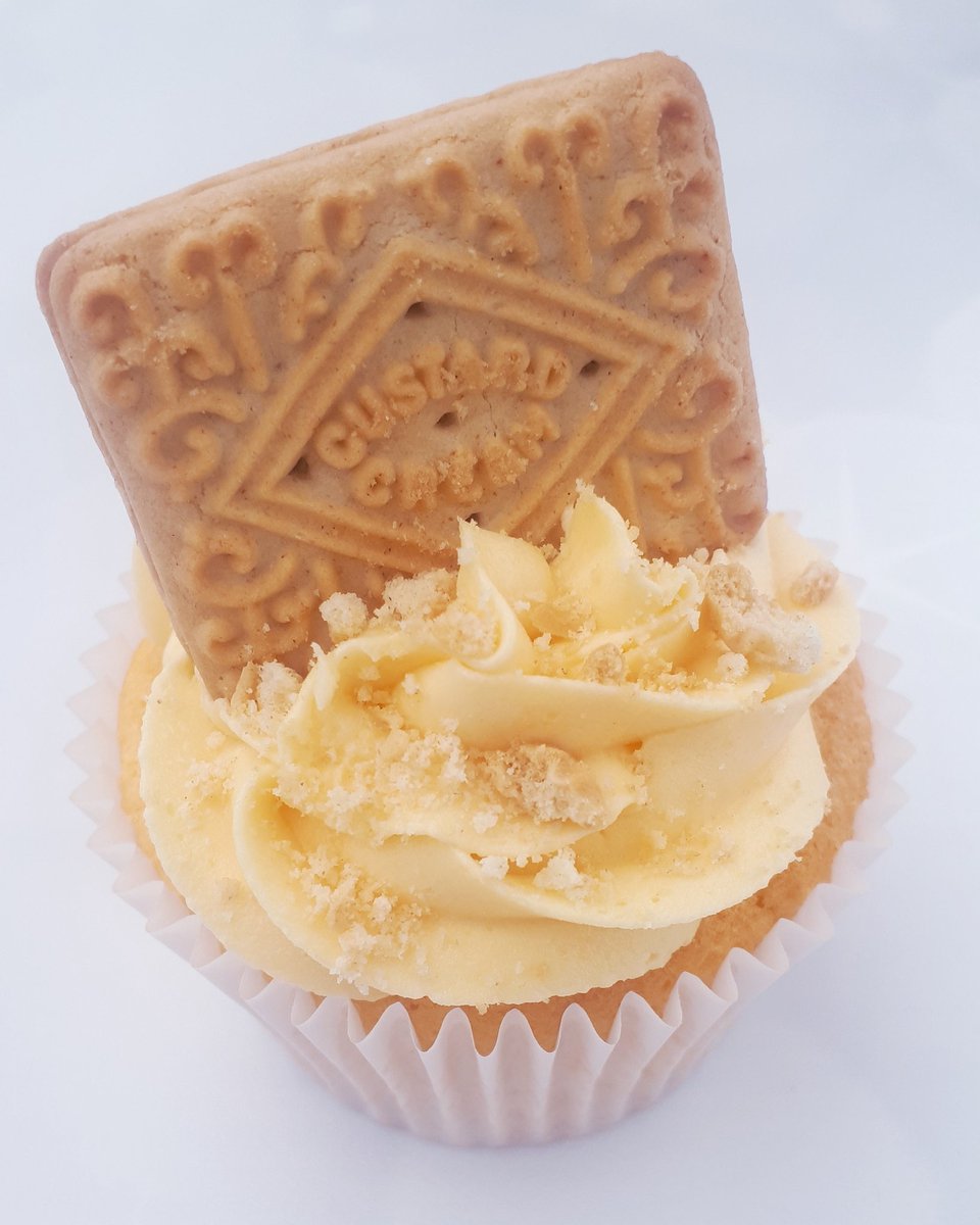 **NEW FLAVOUR** Introducing the custardy one - £12 for a box of 6 #worcestercakes #WorcestershireHour #malvernhillshour