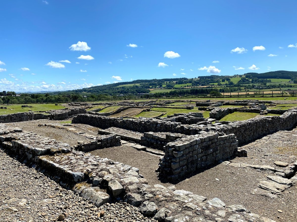 DogWalksNearMe's tweet photo. We spent the weekend exploring along Hadrian's Wall in north England. 

Including some #dogfriendly excursions @EnglishHeritage Housesteads, Birdoswald and Corbridge.

Walks we explored will appear on https://t.co/Dd6jIkZMN9 in the near future! 🐶

#DogWalksNearMe #HadriansWall https://t.co/IrQjM7nHPP