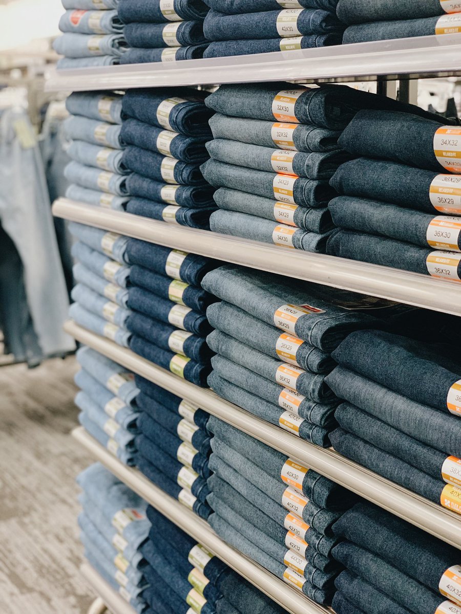 aprovencalvm's tweet photo. Have you ever seen something so pretty? 🤩 The Style team is killing these denim folds lately. Women and men’s denim ready to grab for back to college season! 📚✏️ #T2530 #WorkSomewhereYouLove #TeamTarget 🎯 https://t.co/hYHUqURjyZ