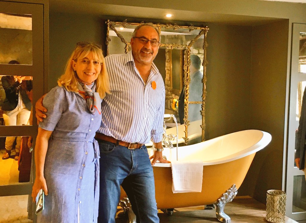 HuddlestonNigel's tweet photo. Some pics from #ChippingCampden this weekend when I visited businesses and attractions in and around the #Cotswolds as the tourism &amp; hospitality industry welcomed back visitors.
Thanks Sarah, Michael and Sally for showing me around.
#EnjoySummerSafely https://t.co/p7v2YxhZp4