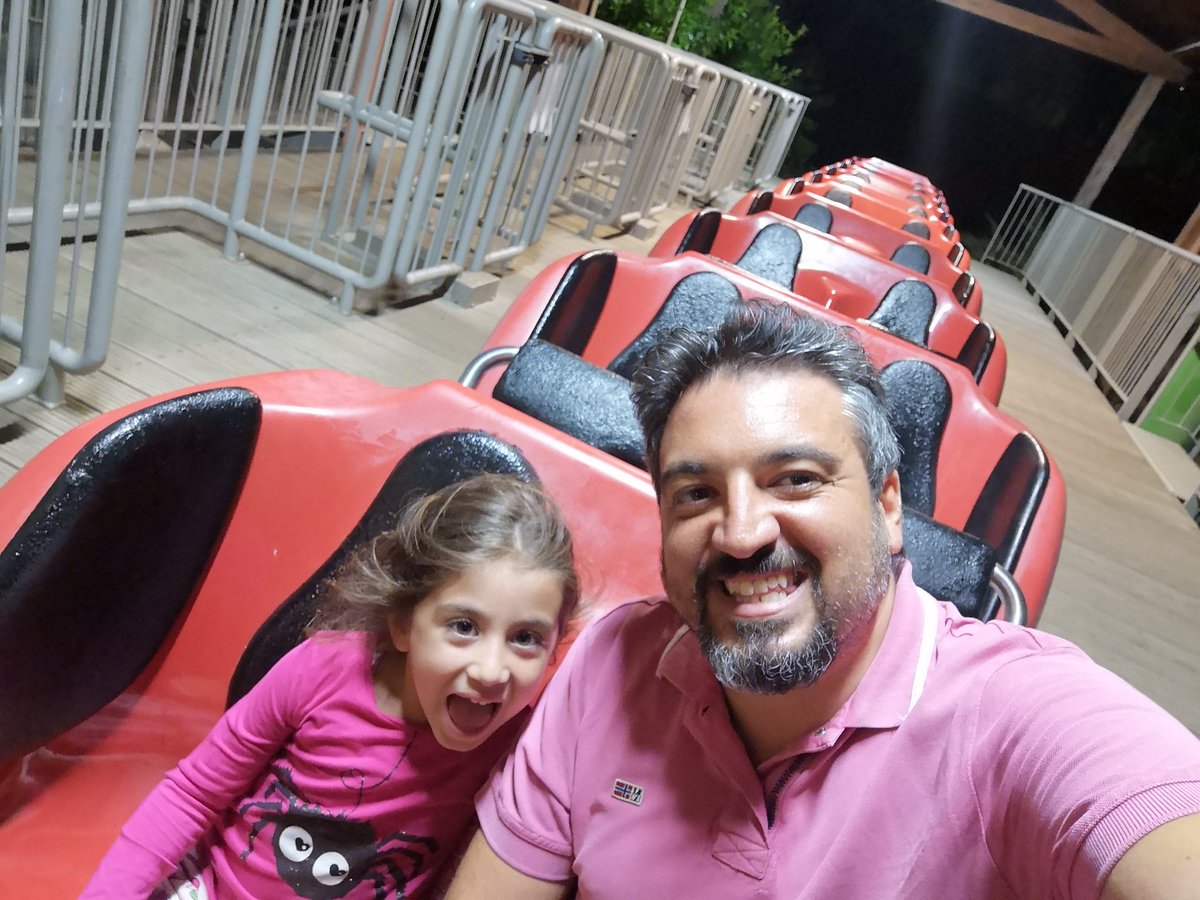 lucarallo's tweet photo. Magnifica giornata a Valmontone al @MagiclandParco 🤩 ci siamo divertiti alla grande, in massima sicurezza! 😷 Alla fine avevamo addirittura un trenino intero tutto per noi! 🚀 Antinea si è come sempre divertita moltissimo 💣 #Magicland #5luglio #Bombo 

Vi piacciono le giostre? https://t.co/CjGmZHPled