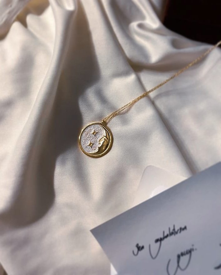 "Sen aydınlatırsın geceyi" 🌙