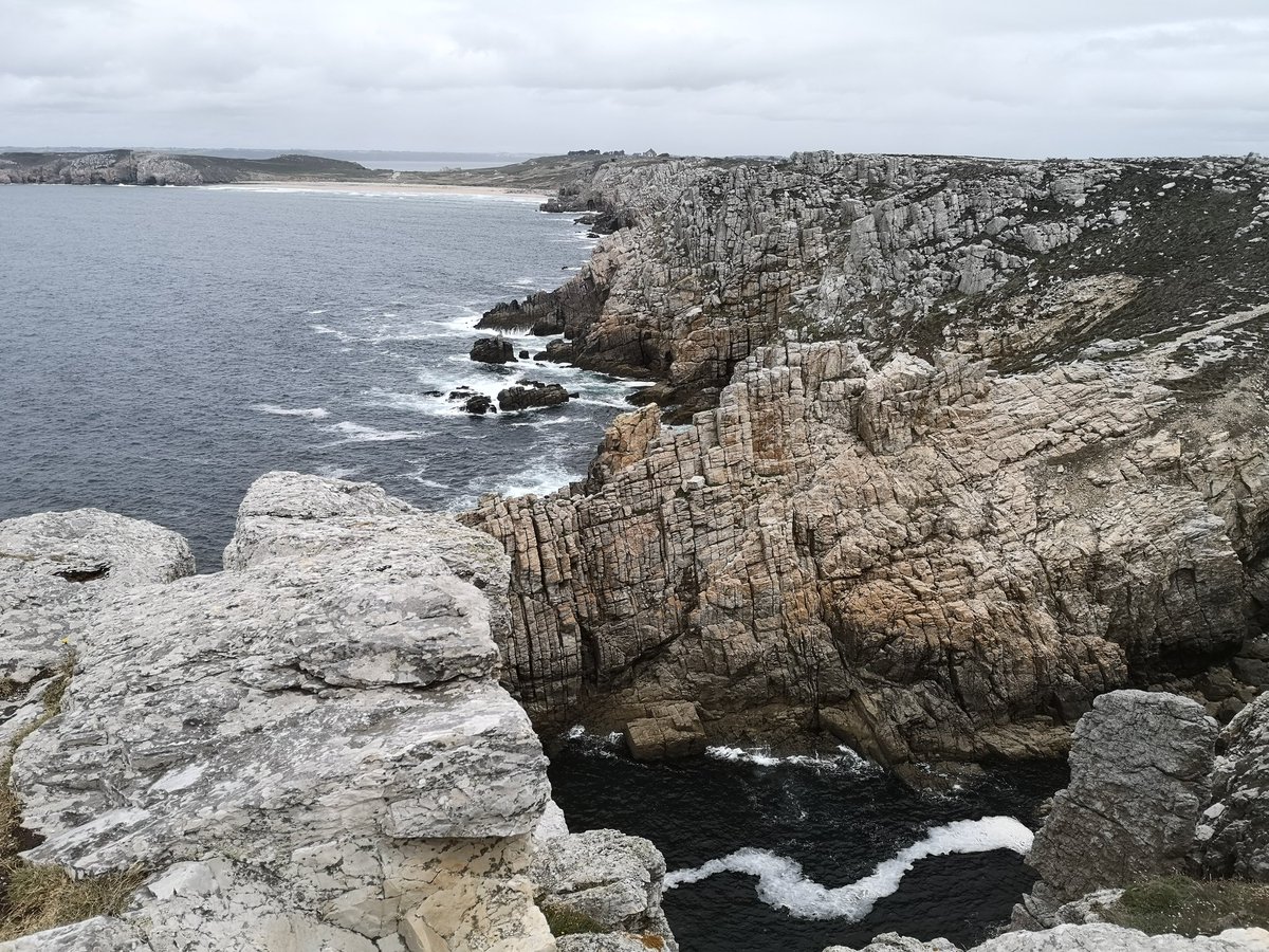 MikaelPennec's tweet photo. Ballade bretonne
#jaimemonfinistere #MagnifiqueBretagne
#jevisoutuvasenvacances
#finistere #finisteretourisme
#bretagne #bretagnetourisme
#presquiledecrozon #presquiledecrozontourisme #sentierdulittoral #sentierscotiers #gr34 #camaretsurmer #penarbed https://t.co/RZYB7eD19k