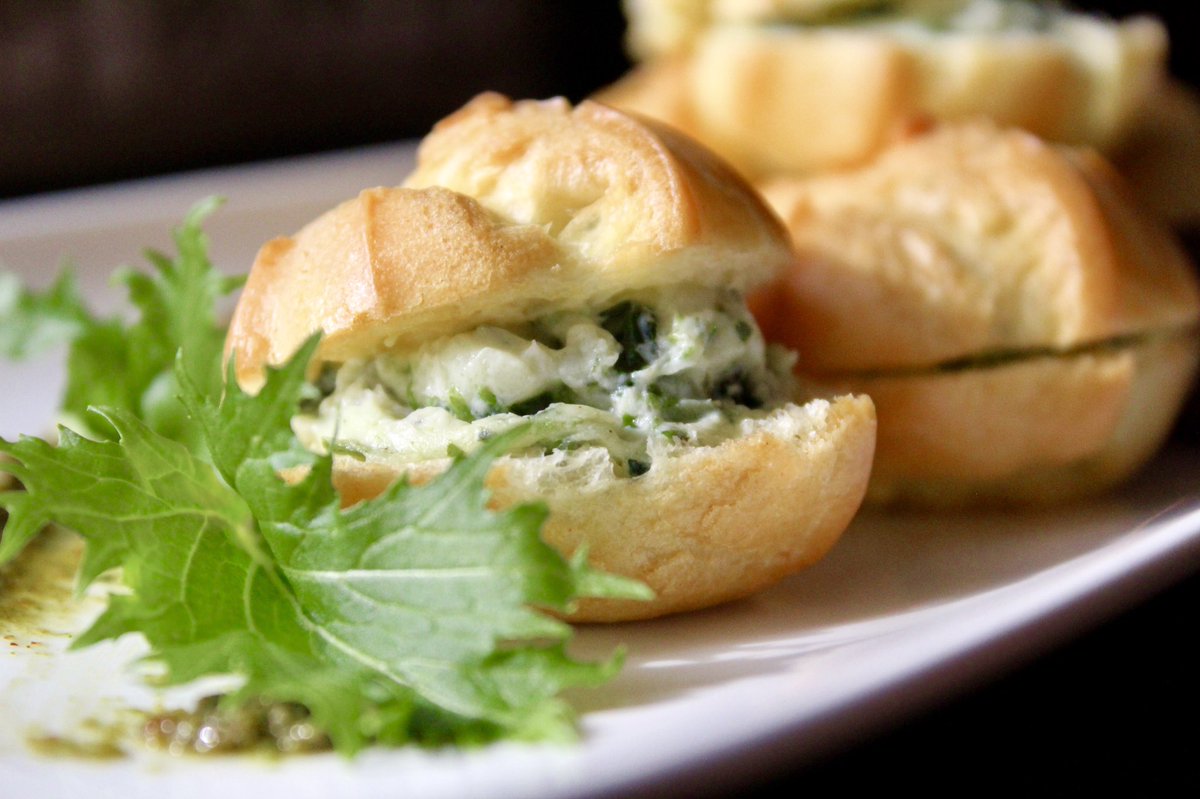 GourmetCulinary's tweet photo. What is your perfect compliment to an entree? How about Gourmet Kitchen's Spinach Swiss Pesto Profiterole. #fuelingsuccess #menuselection #chef https://t.co/DCnqFYL1sk