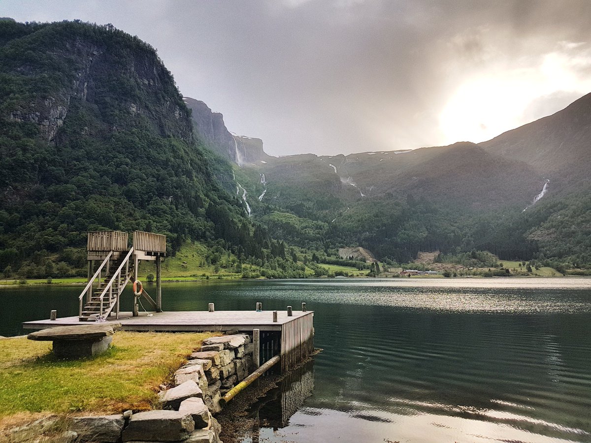 terjehaakstad's tweet photo. 🏃‍♂️ Evening run past the local diving tower. #running #Indrefjorden #Arnafjord #Sognefjorden #Norway #divingtower https://t.co/anOU7Cc5GE