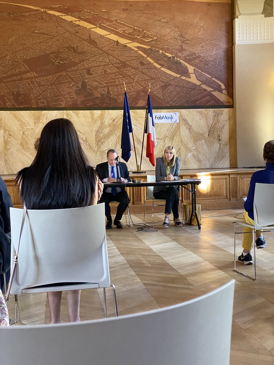 AgnesEvren's tweet photo. Au travail avec @Philippe_Goujon et l’équipe municipale du 15e ! C’est parti pour 6 ans de mandat au service des habitants du 15e. https://t.co/KafUtzDOny