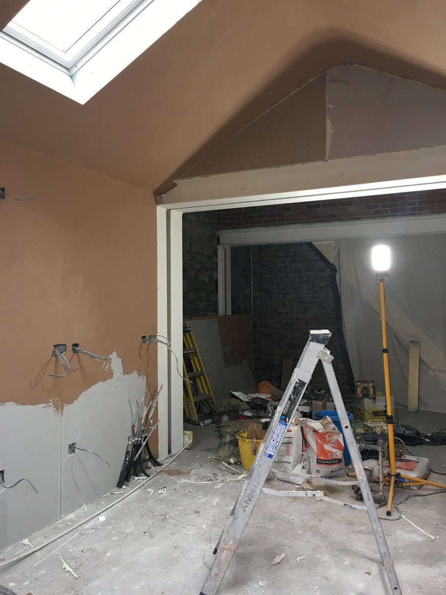 JacobsLadder7's tweet photo. Got a #property refurbishment planned? We suggest you draw up a schedule of works &amp; a budget! It’s essential that you get organised at the start of any project, so make lists/wall charts, drive down into the details &amp; keep track of every penny you spend along the way! 👊 https://t.co/OfyXJvbOXU