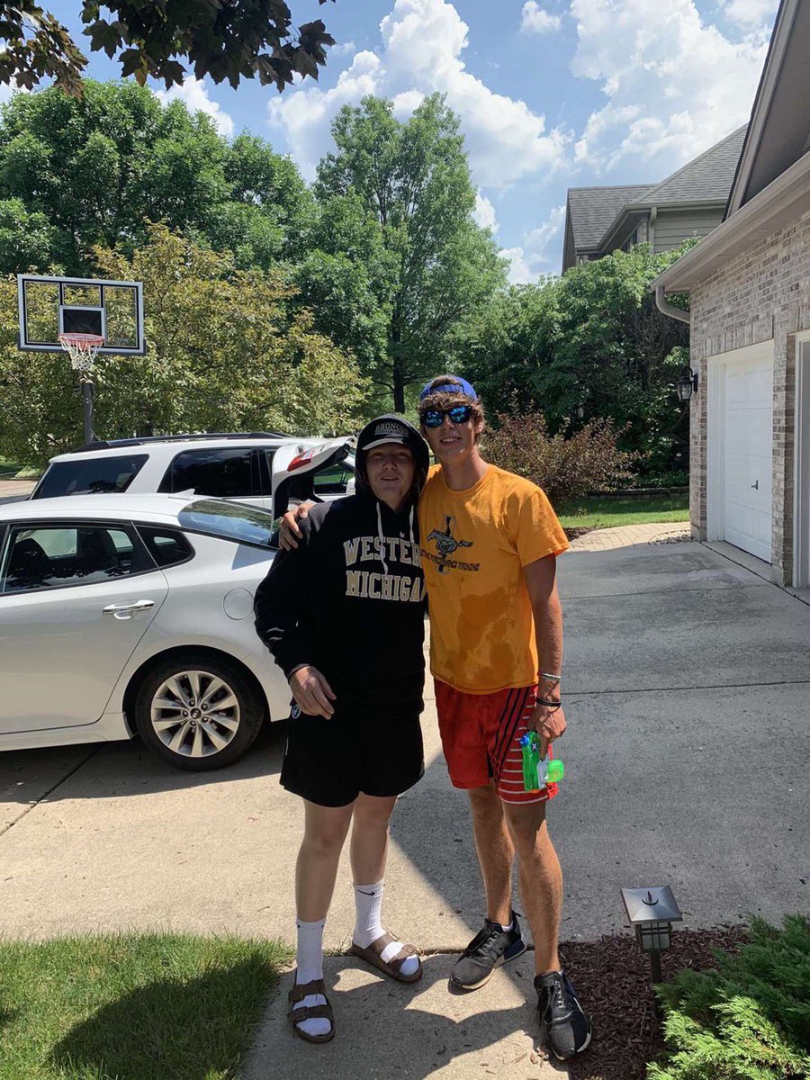 MV Senior Assassins 2020 tweet media