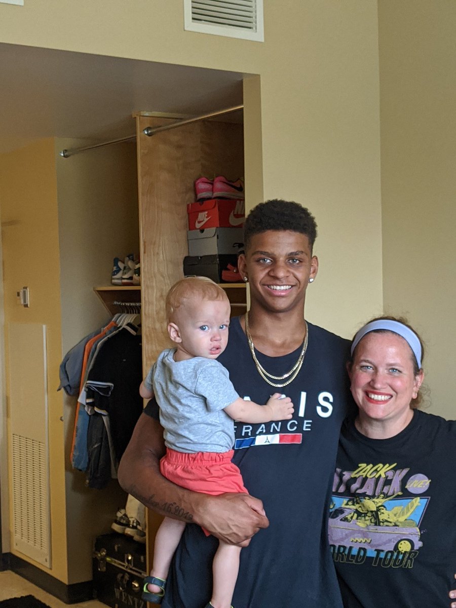 DreamBigDad's tweet photo. Moving this kid in @LeviWentz #daydaygoestocollege https://t.co/dp1T8Ii6yg