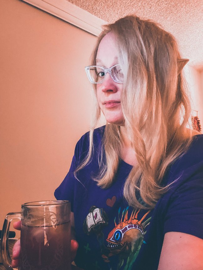 Lilithiel's tweet photo. Back to work, peon.
#WorkingFromHome #QuarantineSelfie #GratuitousSelfie #Elfie #SpotTheMurloc #GratuitousHashtags https://t.co/tORuBTeIUA
