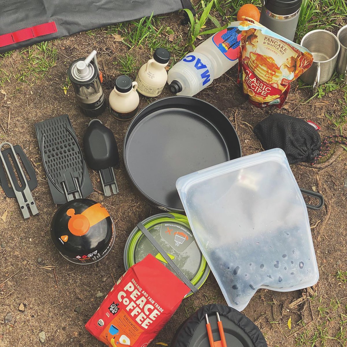 backcountry's tweet photo. You’ve heard about #adventurecoffee but have you tried #backcountrybreakfast?
Rachel Olzer has been taking advantage of the early morning light by loading up her bike with all her favorite breakfast foods and starting her day with a meal outside.
📷 : Henry Braun https://t.co/Bidu6el2zI