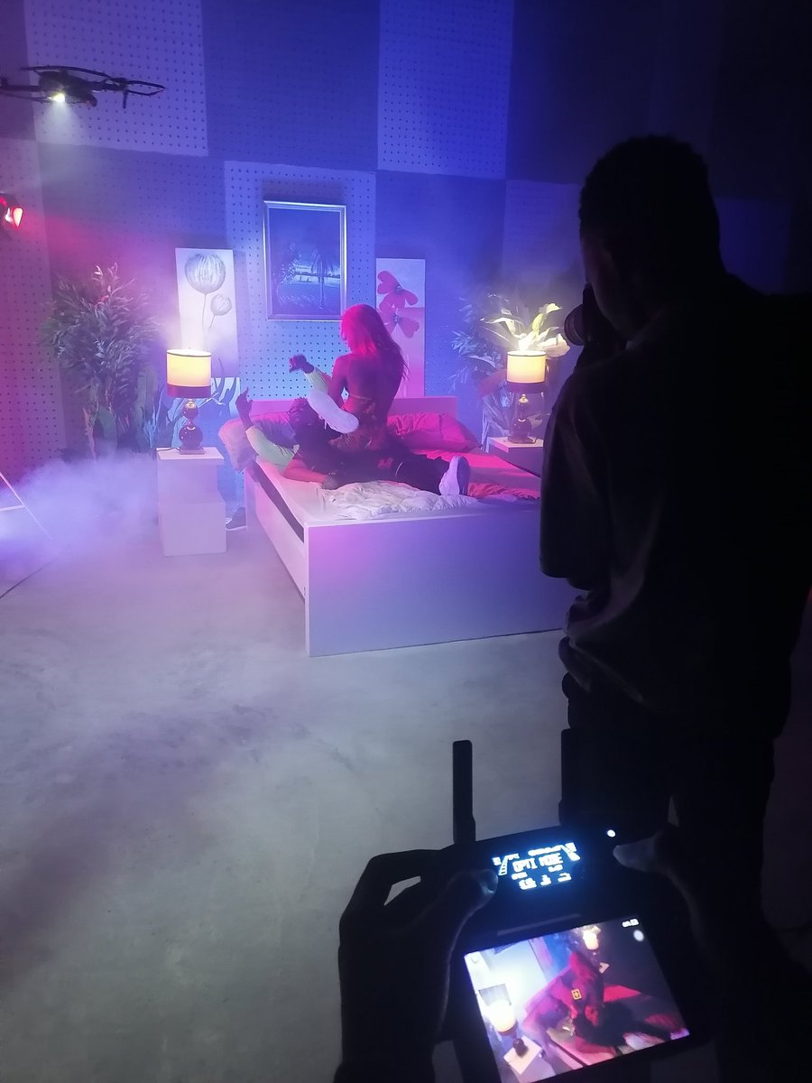 sunsetradios's tweet photo. We making a #movie #sunset #sunsetradios #sunsetradio #rgg #moorsound #machine #afrobeats https://t.co/OAn5g9o6xt