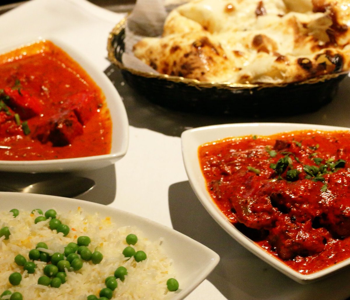 DarbarNY's tweet photo. It's Dinner Time!
Choose to Eat a Healthy dinner...
Order some Favorites: Vegetable Samosas, Chicken Tikka Masala and Naan.
Eat Well at Darbar on 46th St. Midtown East Manhattan.
#dinner #healthyfood #healthydinner #eatingwell #samosas #vegetables #ChickenTikka #Naan #IndianFood https://t.co/0wo9edf0H8