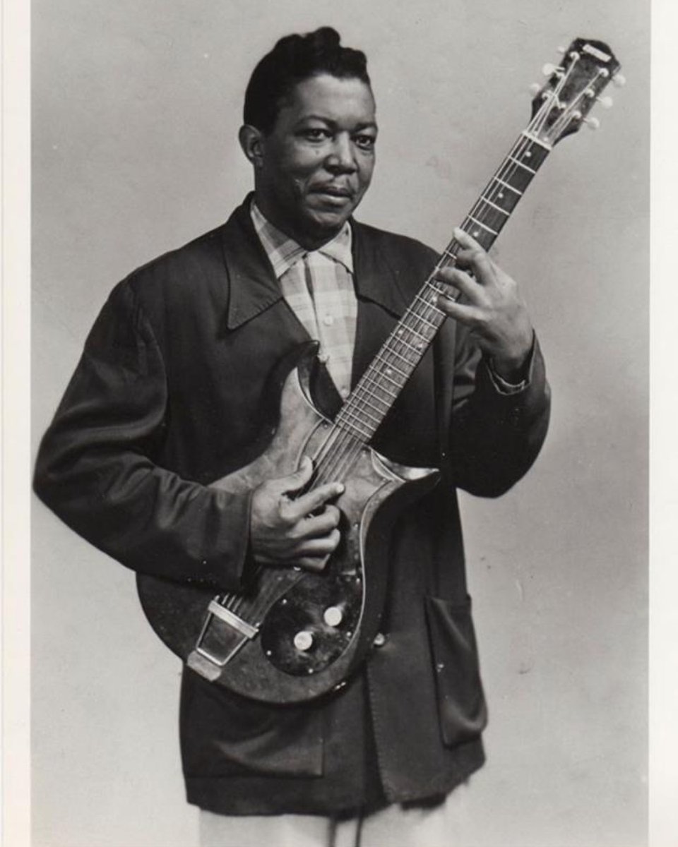 Blues musician Robert Nighthawk from Friars Point was one of B.B. King's favorite guitarists. He had a radio show on WROX, where his group The Nighthawks performed. He was inducted into the Blues Hall of Fame in 1983, and you can visit his Blues Trail Marker in Friars Point.