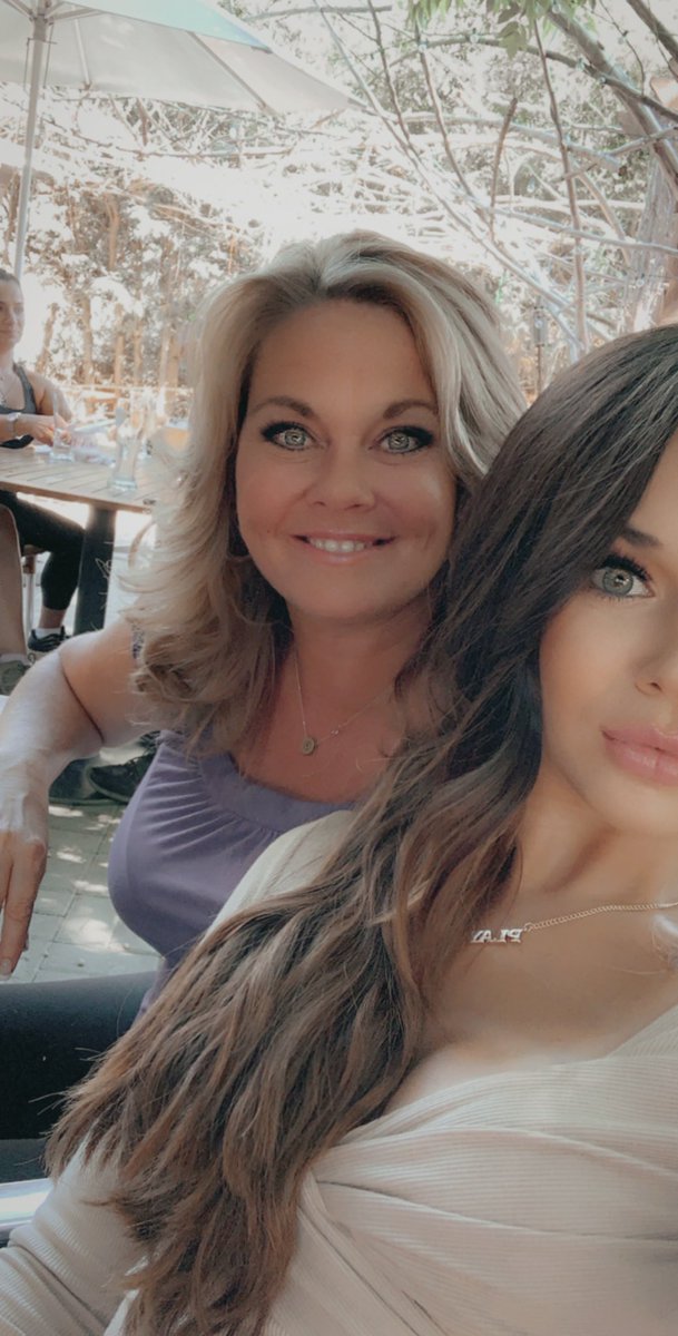 TWilsonOttawa's tweet photo. Celebrating my daughterโs 18th birthday!! ๐๐จ๐ฆโค๏ธ๐๐ She ordered her first drink and never even got asked for ID!! ๐๐คท๐ผโโ๏ธ
Funny she has spent 7 months in the army but couldnโt have a drink ๐ฅ
Happy to celebrate with her before she ships off #CAF #birthdaygirl #soldierstuff https://t.co/XMyEpfxy9M