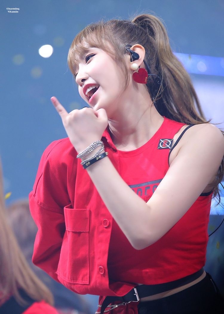 yenahourIy's tweet photo. #YENA #최예나 https://t.co/dsXoa3ZUCV
