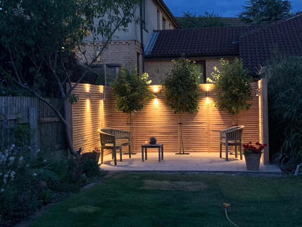 secretgardenweb's tweet photo. A beautiful evening shot of a #gardendesign that we’ve recently completed.

#lighting by KC Electrical

#landscapersofinstagram #landscapingideas #timberscreen #screening #planttrees #gardenatnight #eveninggarden #gardendesignideas https://t.co/OVmNkEYUbI
