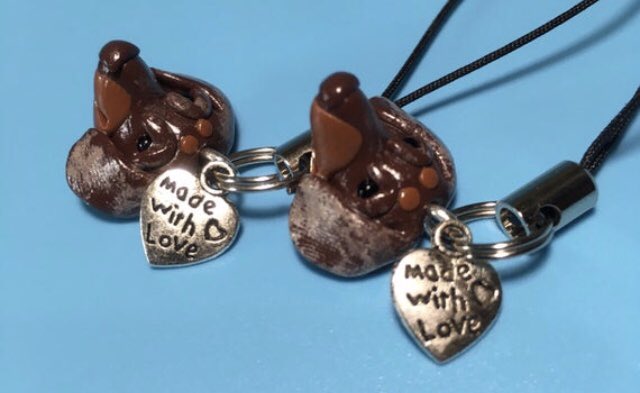 PeculiarPals's tweet photo. Available now in my #etsyshop #dachshundcharm #etsyfinds #etsygifts #standwithsmall #peculiarpals #dapplesdachshund #dachshundart https://t.co/r7Kl8PKbRG
