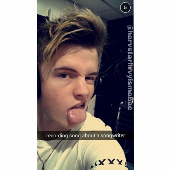 harveyismabae's tweet photo. @fovvs remember this 😂😂❤
Love ya xx
#roadtriptv https://t.co/LSbl3o2PML