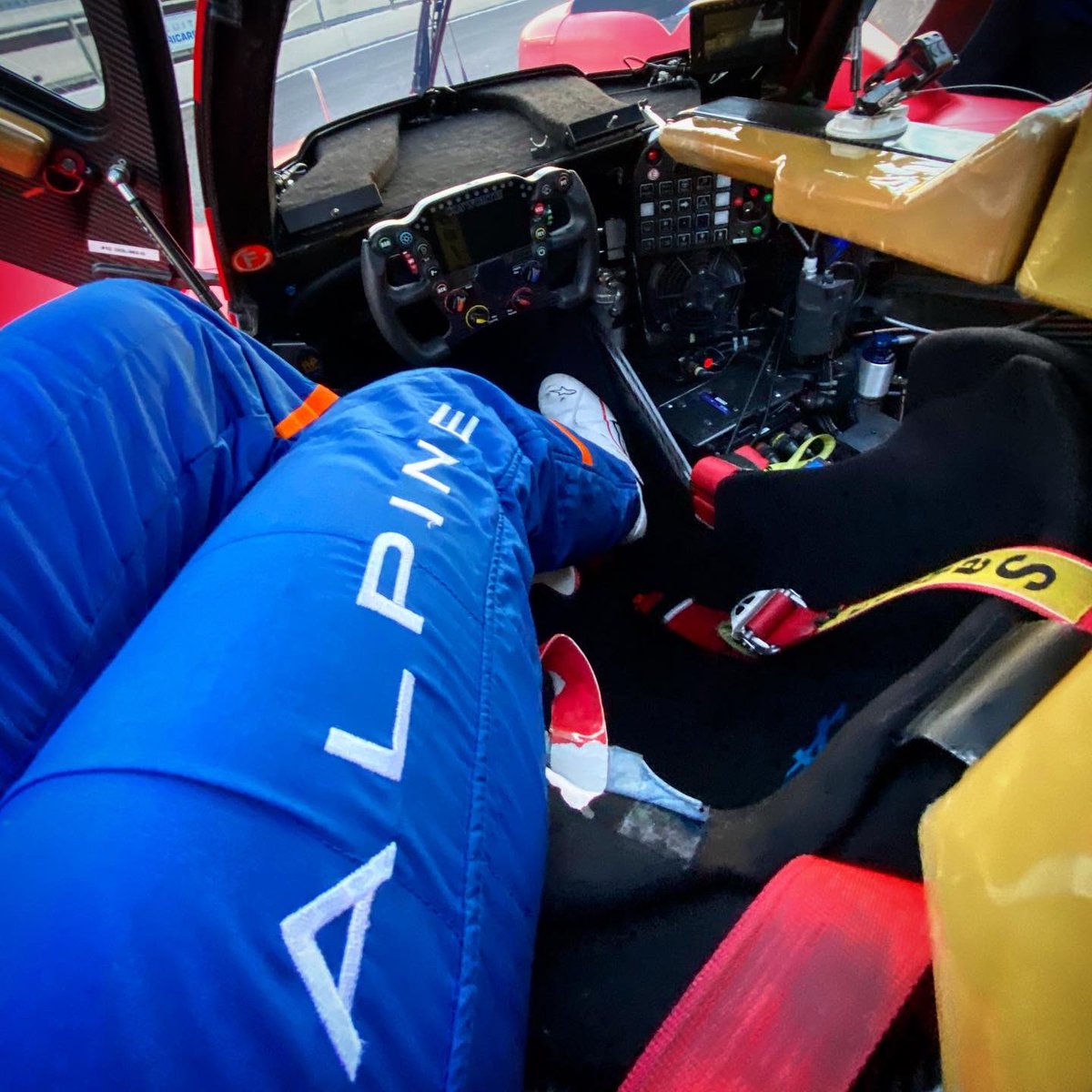 Back at the office 🔥👊🏼