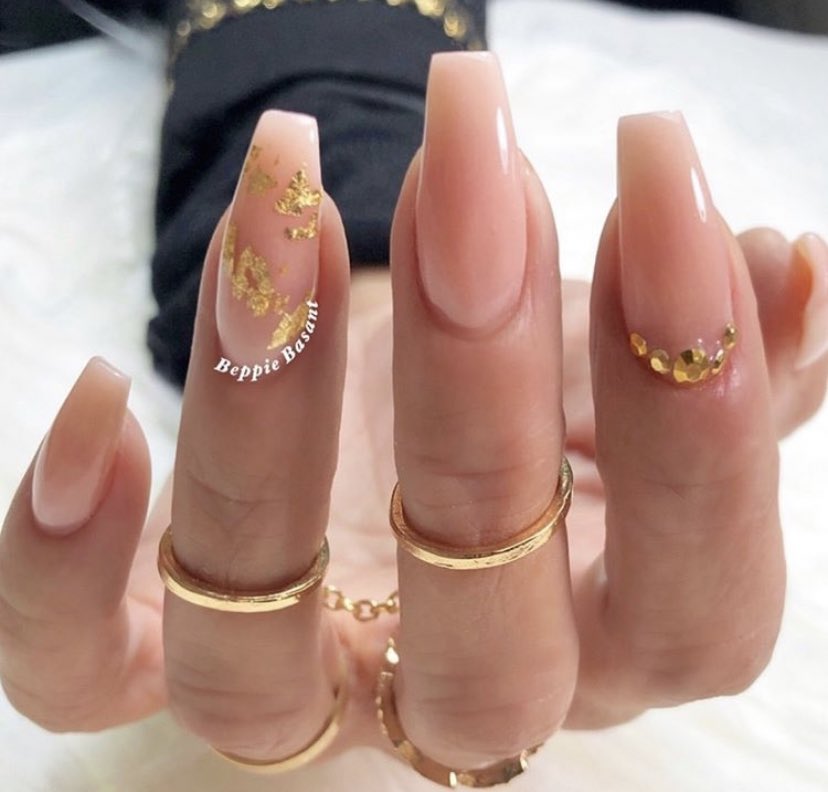 youngnailsinc's tweet photo. What’s your favorite color to combo with gold? 💅 by Beppie https://t.co/FYQn3xZgg1