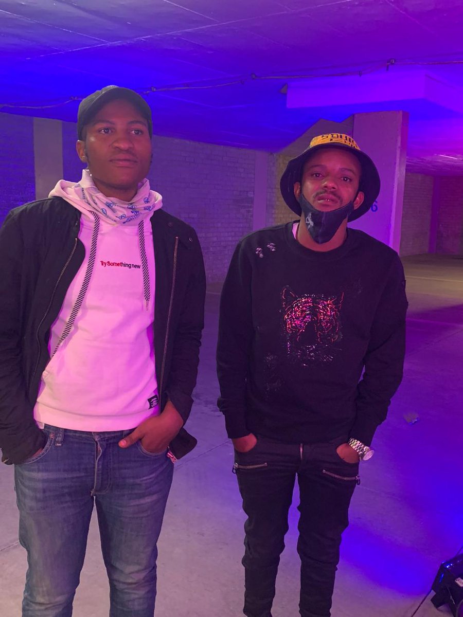 MasogaSelaelo's tweet photo. With the piano king @KabzaDeSmall_
@acoustic_stars
#AcousticStarEvents https://t.co/EdfGIbv5S9