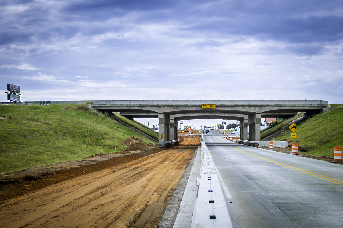 Connect_CEC's tweet photo. "I love driving around and seeing projects come to life. Whether it’s roads, bridges, parks, or runways – we're making a difference. The culture and leadership at CEC are second to none, and we're making a lasting impact on our community." – Zoey, CEC
💚
#GSBR #GetStuffBuiltRight https://t.co/MyvtKoDTFV