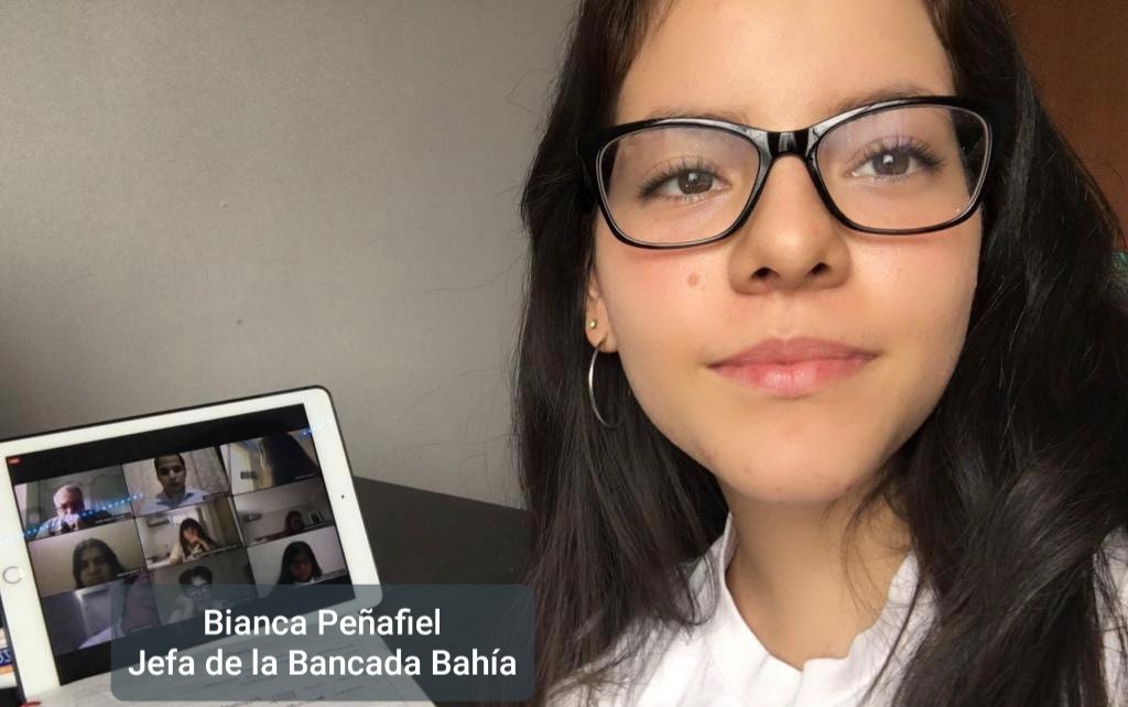 P_CiudadanaAN's tweet photo. Durante la jornada de hoy los asambleístas estudiantiles escogieron a sus jefes de bancada:

Bancada Chorrera: Sugey Constante
Bancada La Tolita: Valentina Contreras
Bancada Milagro - Quevedo: Hillary Pacheco
Bancada Bahía: Bianca Peñafiel
@cesarlitardo
@AsambleaEcuador https://t.co/TAzVUQSFlz
