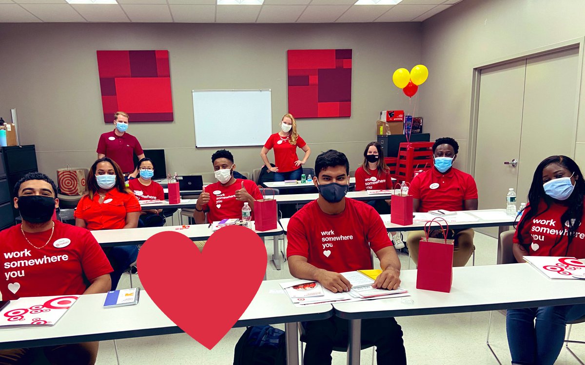 AniaSwin's tweet photo. Excited to welcome our 2020 423/469/471 NYC Executive Interns!  #TargetInterns #WorkSomewhereYoulove #WeAreTarget @Simone_Samii https://t.co/2yyj2qYIcb