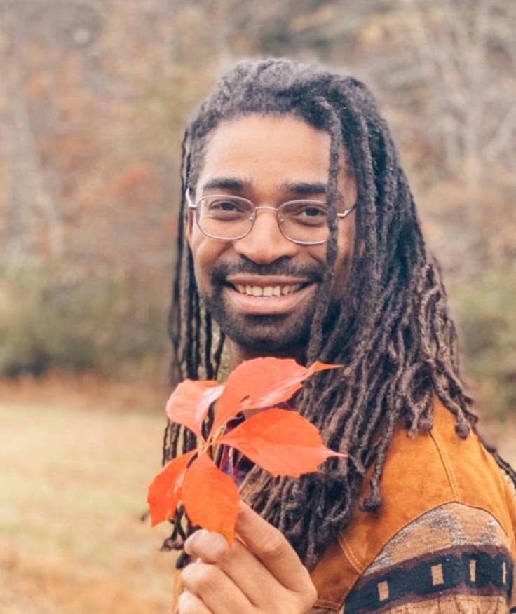 I love the posts from #BlackBotanistWeek #BlackRoots #BlackBotanicalLegacy! Hi folks, I'm Shawn (They/Them). Today my work focuses on trying to figure out some of the unseen diversity plants are hiding. I study metabolic trait evolution and phylogenomics.