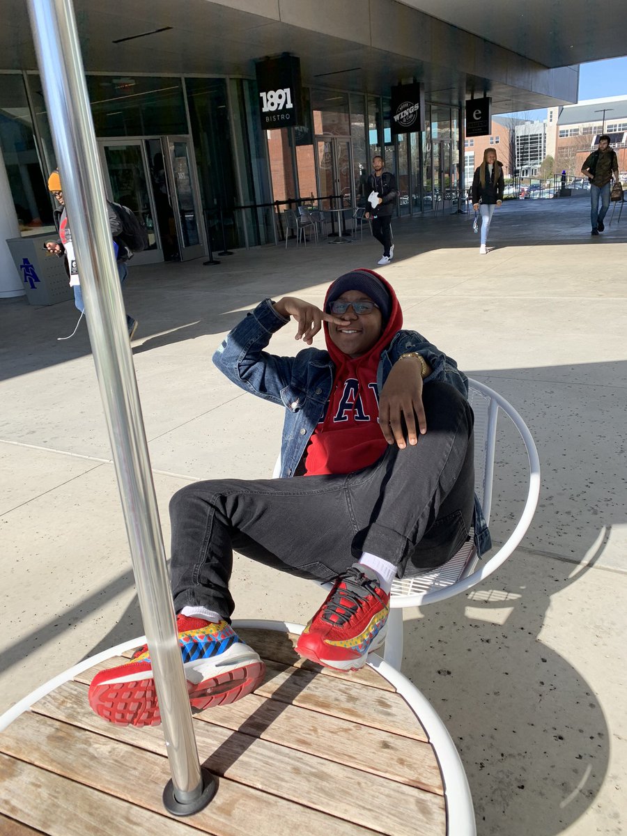 nammbamm's tweet photo. #whoswhoatncat
•Im nam/bb1🙂
•comp sci student
•very reserved 
•from da country too
•im class of 20sum🙂 https://t.co/8FSIip6C6A