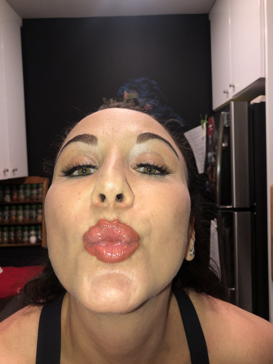 MsJewellMarceau's tweet photo. The world needs a "WHOLE LOTTA LOVE!"
Dear world, Here's all my love. Ok. Now it's your turn! #LoveSolvesProblemsPeacefully
#LoveinsteadofHate #complianceInsteadofComplaining #EMPATHYInsteadofApathy #LOVE https://t.co/Qd8wK1qwGZ