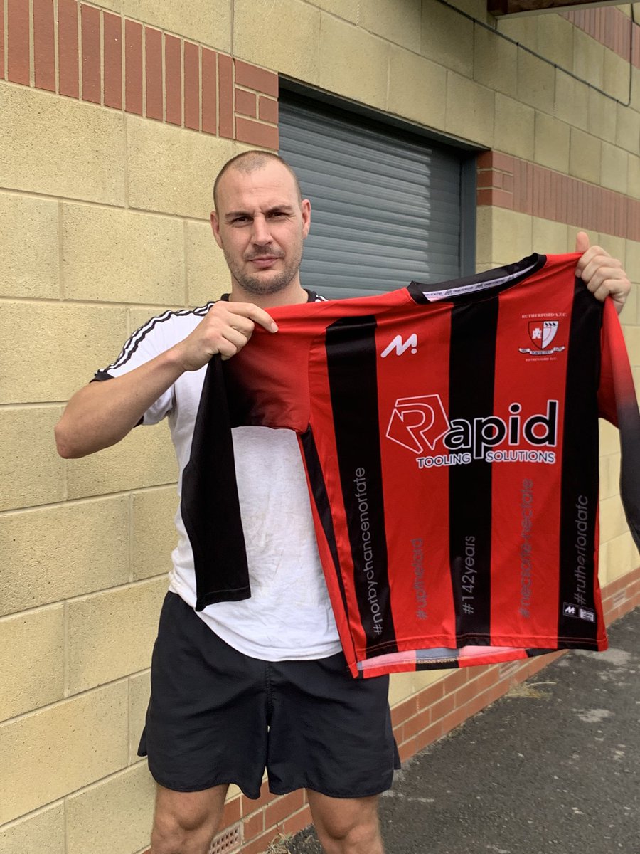 Rutherford1878's tweet photo. The management team have strengthened their options up top with The signing of Andy Chapman, he played for beanie and Gaz for the last two seasons and a regular scorer in his Sunday football. Another who will be coming with a point to prove. aggressive and hard working #rafc https://t.co/iC4z5H6q0I
