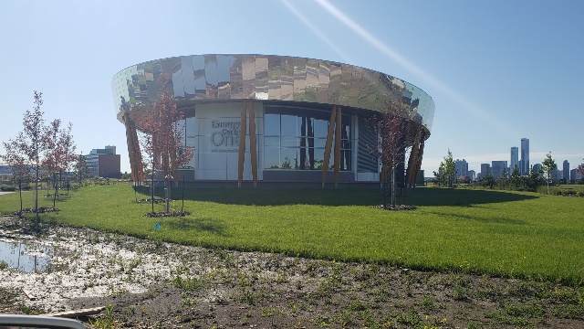 EdmKingsway's tweet photo. #5DaysofPositivity @EdmKingsway
@Blatchfordyeg Part 2!
Putting everything together! Energy One, the Lake and new play area coming along https://t.co/VwA6p705cR