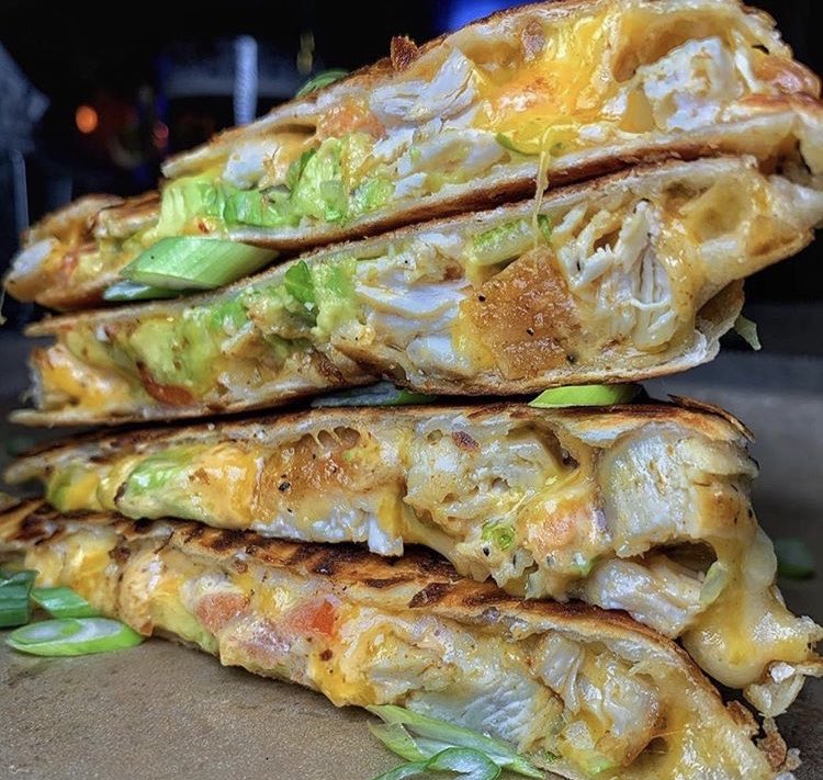 PostPornFood's tweet photo. Chicken and Cheese Quesadilla https://t.co/wy6UHIUD1Q