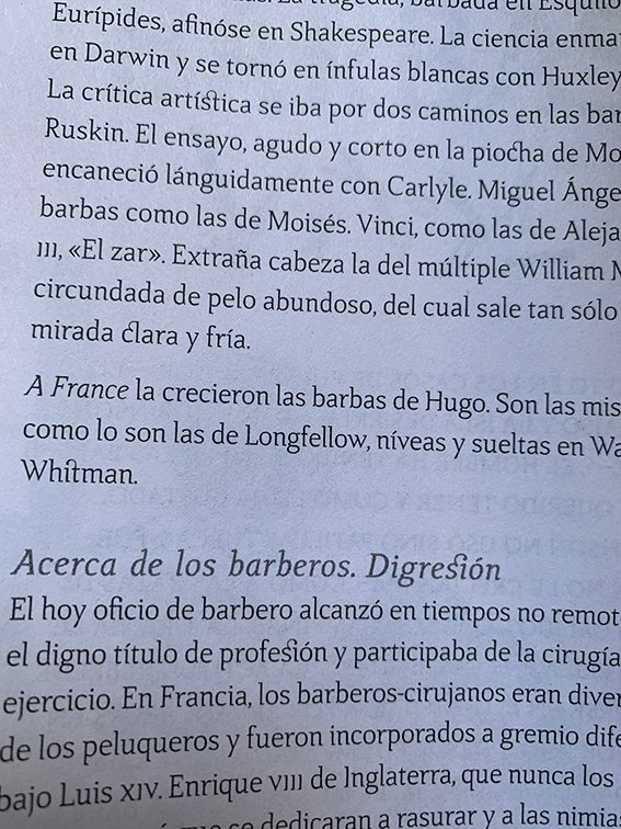 LeoVazquezC's tweet photo. Me preguntan de que cómo se ve en uso la tipografía que hicimos. Pues la mejor muestra ES la revista @algarabia Gracias a Victoria G. Jolly por su visión y apertura para llevar a cabo este proyecto. #fontsinuse #typography #customtype #mexicantype disponible en @MyFonts https://t.co/KAursedtKd