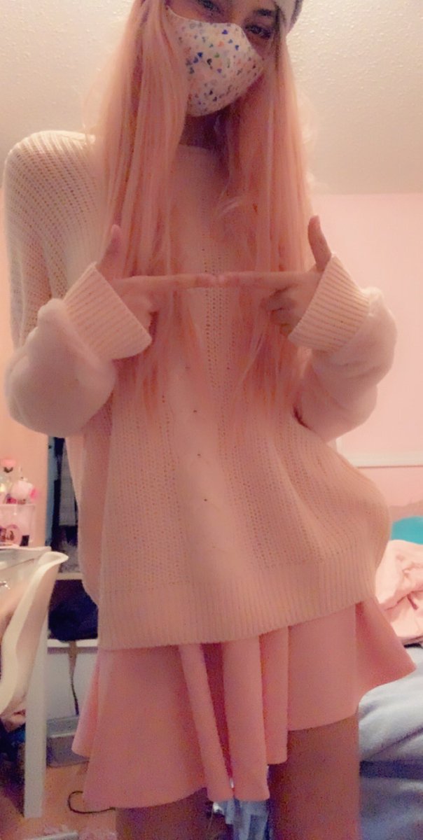 Strawberry_Lamb's tweet photo. I felt so cute today!!🌸☁️🌟 https://t.co/hMDXphGzFH