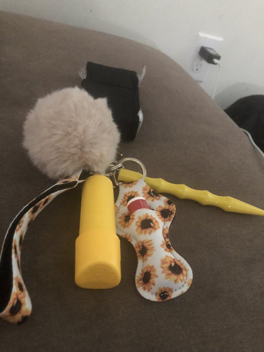 myaaaa620's tweet photo. https://t.co/R4iS2ClZhA
They include: wristlet, chapstick/holder, mace, flashlight, pretty puncture, taser, and fur ball!❤️🦋 #protection #furball #tristate #dmv #philly #worldwide #lashes #beautifulbefore #skincare #lipgloss #veaganproducts #prettypuncture #chapstick #staysafe https://t.co/fhSslMbyDM