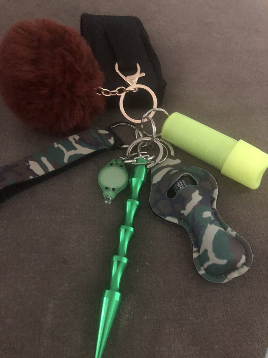 myaaaa620's tweet photo. https://t.co/R4iS2ClZhA
They include: wristlet, chapstick/holder, mace, flashlight, pretty puncture, taser, and fur ball!❤️🦋 #protection #furball #tristate #dmv #philly #worldwide #lashes #beautifulbefore #skincare #lipgloss #veaganproducts #prettypuncture #chapstick #staysafe https://t.co/fhSslMbyDM